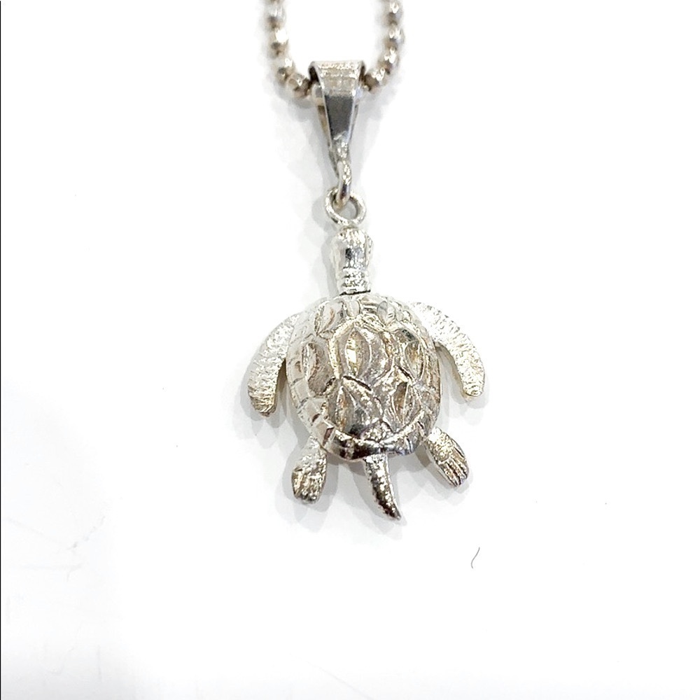𝅺sterling Silver Turtle Necklace